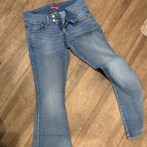 Womens Levi’s jeans